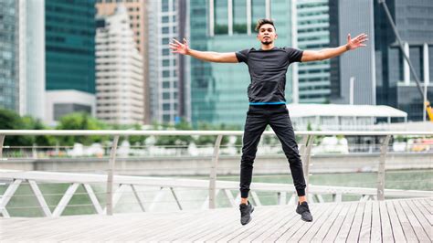 I did 100 jumping jacks every day for a week .